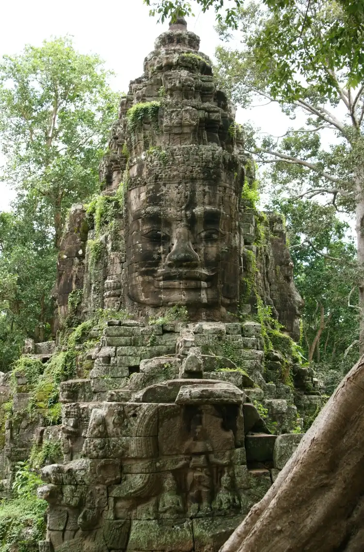 Angkor Thom, Avalokitesvara Bodhisattva at the Gate of Victory
